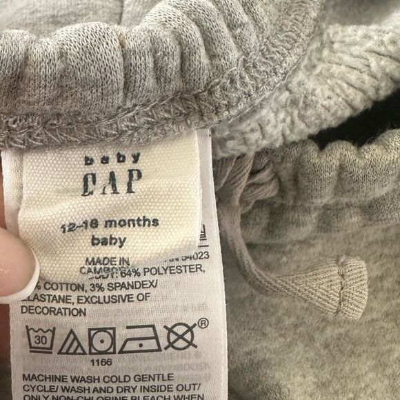 Baby Gap Grey Matching ‘Bear’ sweat set size 12-18 months - Picture 6 of 6